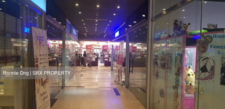 East Village (D16), Retail #329907481